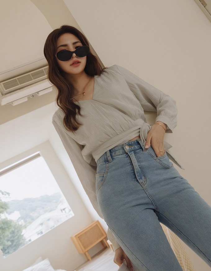 Textured Crinkled V-Necked Side-Drawstring Blouse