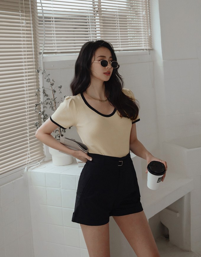 Finest Minimalistic Two-Tone Knitted Top
