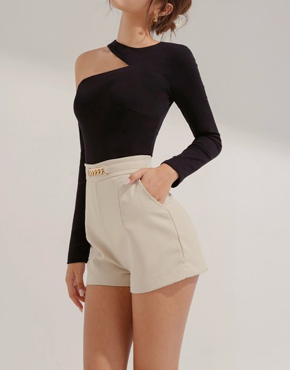 Gold Chain Slim Pleated Shorts