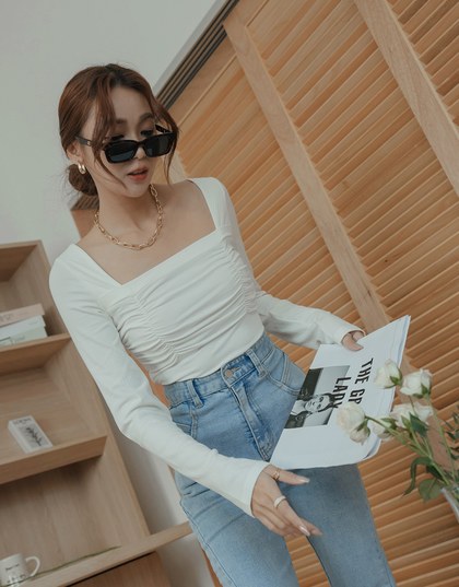 Square Neck Scrunch Long Sleeve Top