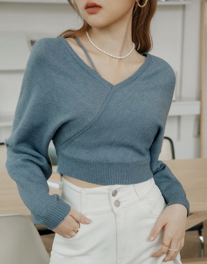 V-Neck Single Thread Tweed Knitted Crop Top