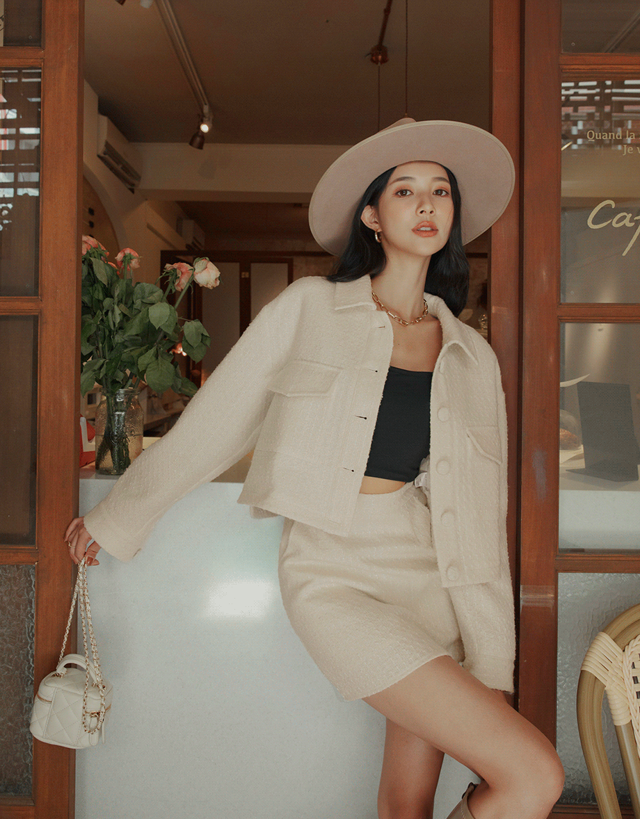 Classic Tweed Buttoned Jacket
